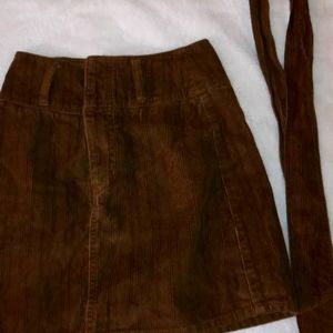 Corduroy skirt with belt